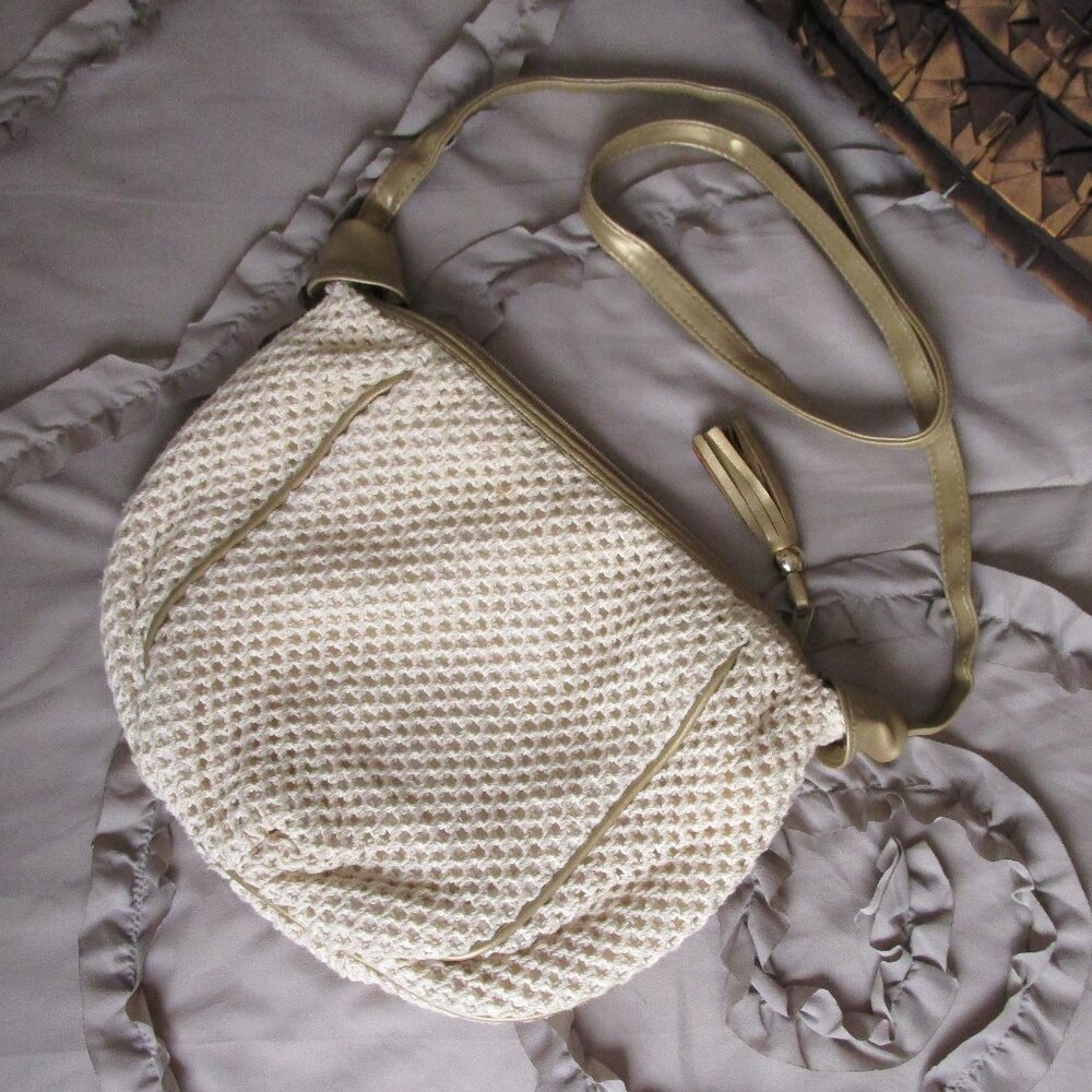 fully lined macrame crossbody purse